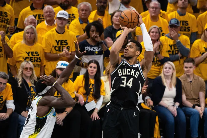 NBA直播-防守传奇的新定义：科尔眼中的德雷蒙德·格林